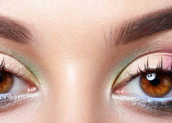 How I Apply Makeup to My Oily Eyelids for Lasting Results